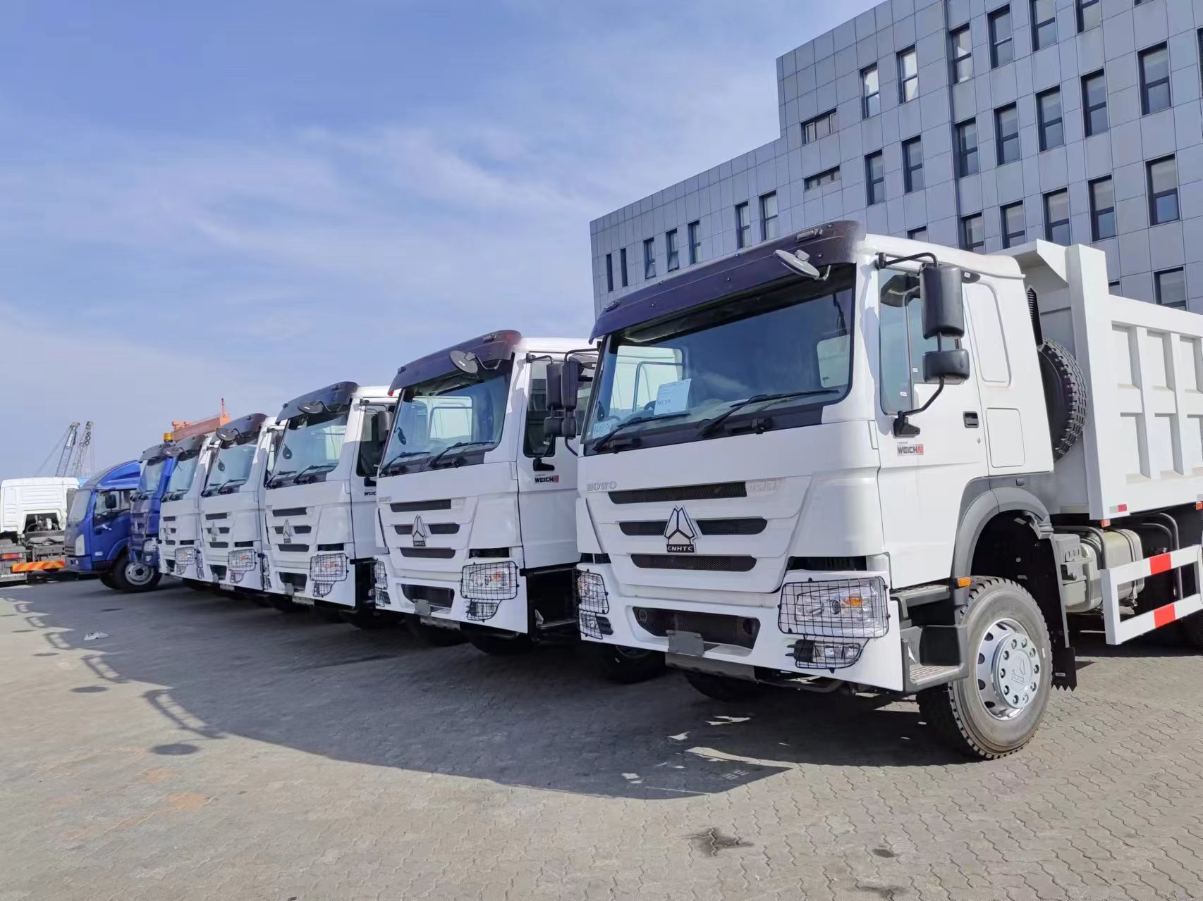 Sinotruk Howo 6*4 Duck Trucks są gotowe do dostawy